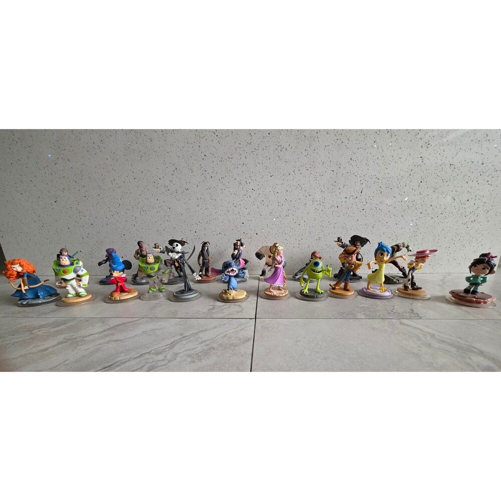 Disney Infinity Character Figure Lot of 22 Disney Pixar Marvel Star Wars Mixed